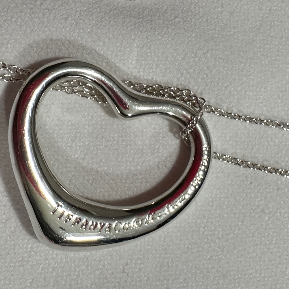🩵Tiffany & Co. Elsa Peretti®
Open Heart Pendant 🩵